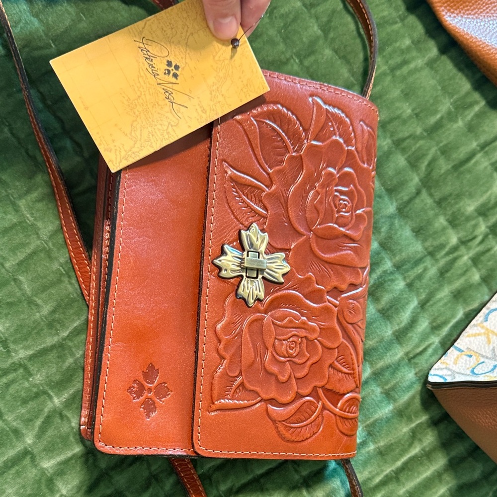 Brown Leather Floral Embossed Crossbody Bag Patricia Nash BRAND-NEW